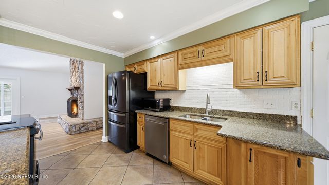 5340 GATHERING OAKS Court E, Jacksonville, FL 32258