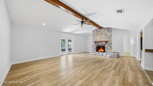 5340 GATHERING OAKS Court E, Jacksonville, FL 32258