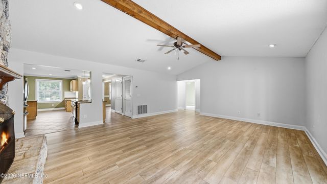 5340 GATHERING OAKS Court E, Jacksonville, FL 32258
