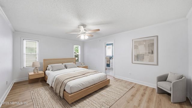 5340 GATHERING OAKS Court E, Jacksonville, FL 32258