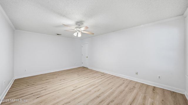 5340 GATHERING OAKS Court E, Jacksonville, FL 32258