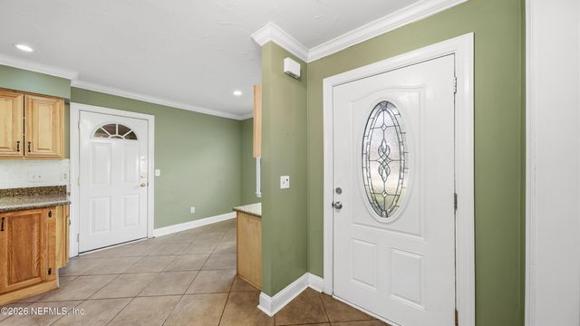 5340 GATHERING OAKS Court E, Jacksonville, FL 32258