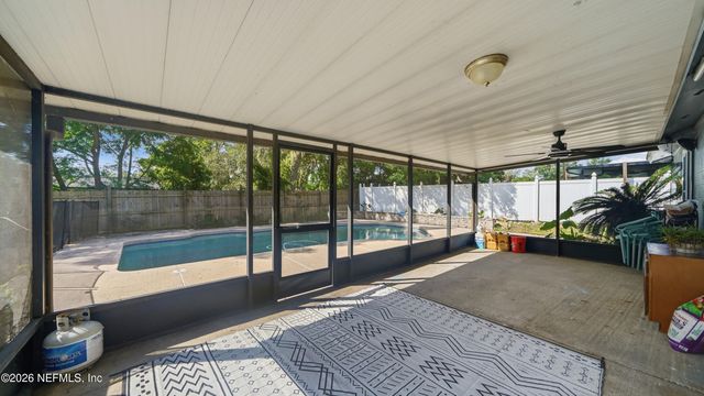 5340 GATHERING OAKS Court E, Jacksonville, FL 32258