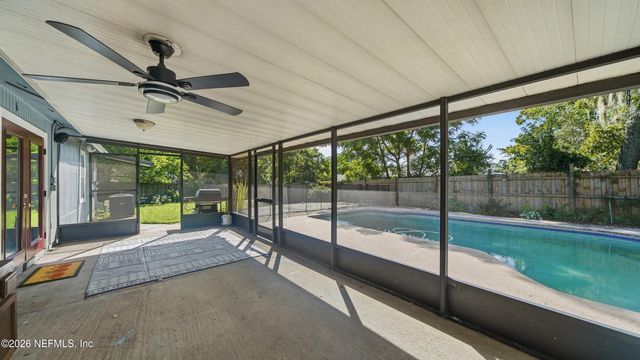 5340 GATHERING OAKS Court E, Jacksonville, FL 32258