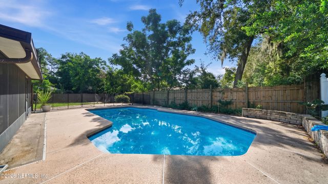 5340 GATHERING OAKS Court E, Jacksonville, FL 32258