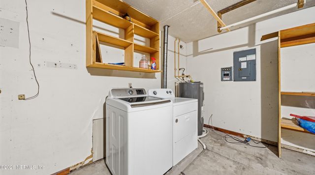 5340 GATHERING OAKS Court E, Jacksonville, FL 32258