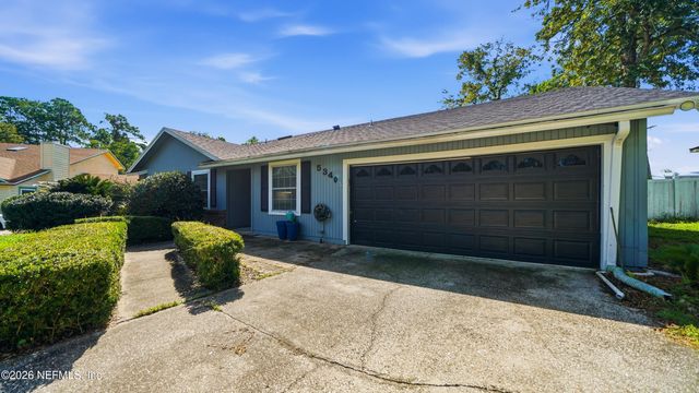 5340 GATHERING OAKS Court E, Jacksonville, FL 32258