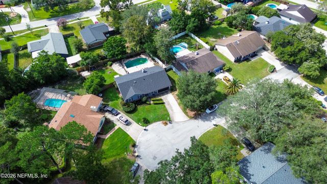 5340 GATHERING OAKS Court E, Jacksonville, FL 32258
