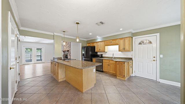 5340 GATHERING OAKS Court E, Jacksonville, FL 32258