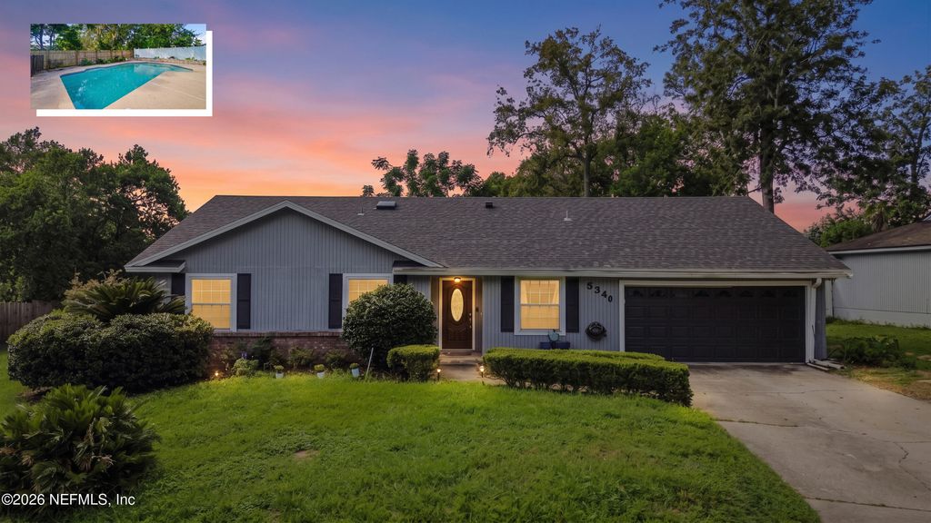 5340 GATHERING OAKS Court E, Jacksonville, FL 32258