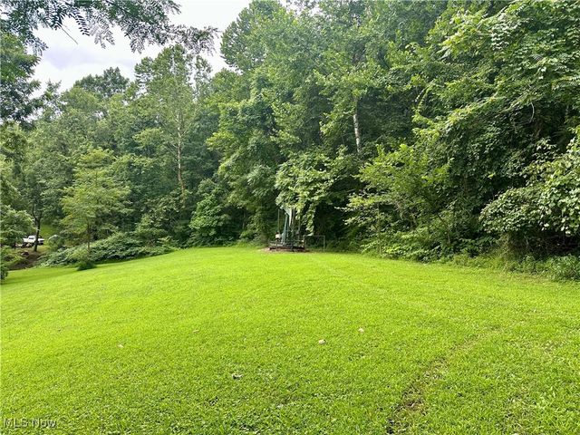 325 N Fork Road, New Matamoras, OH 45767