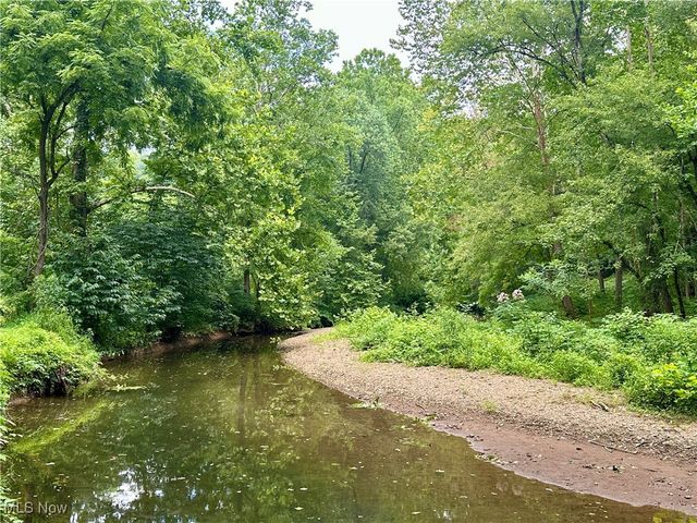 325 N Fork Road, New Matamoras, OH 45767