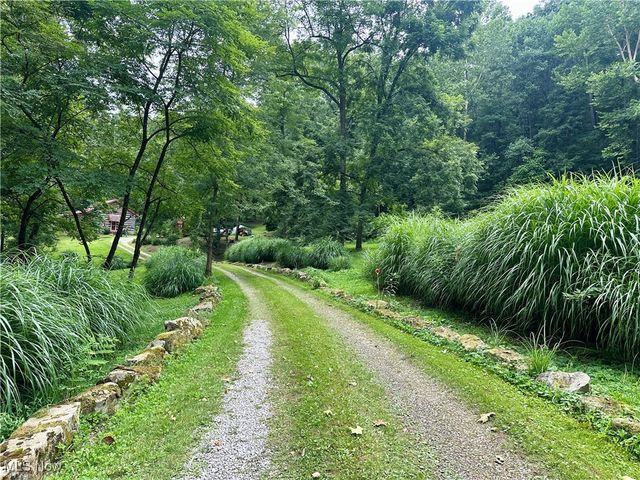 325 N Fork Road, New Matamoras, OH 45767