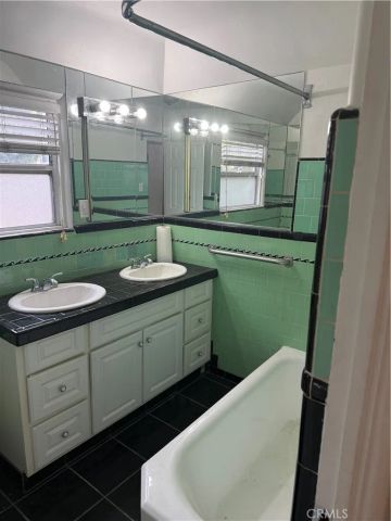 1437 Greenfield Avenue, Los Angeles, CA 90025