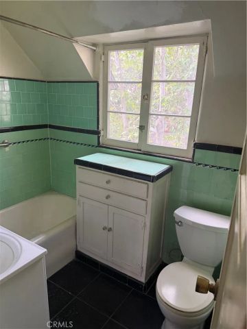 1437 Greenfield Avenue, Los Angeles, CA 90025