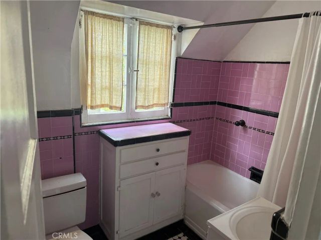 1437 Greenfield Avenue, Los Angeles, CA 90025