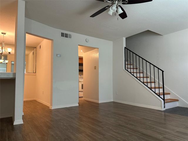 744 Memorial Mews Street 2, Houston, TX 77079