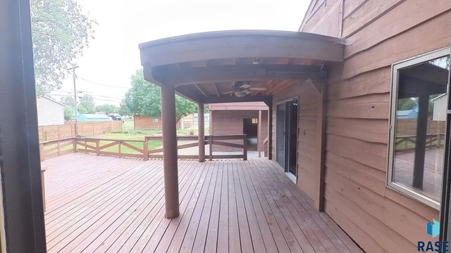 438 S Elmwood Ave Avenue, Sioux Falls, SD 57104