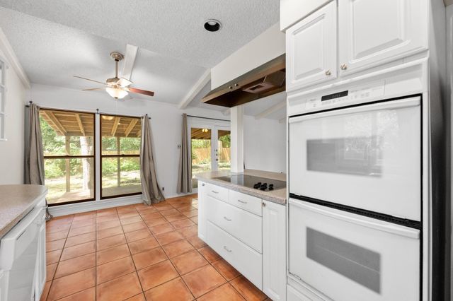 2507 Comburg Castle WAY, Austin, TX 78748