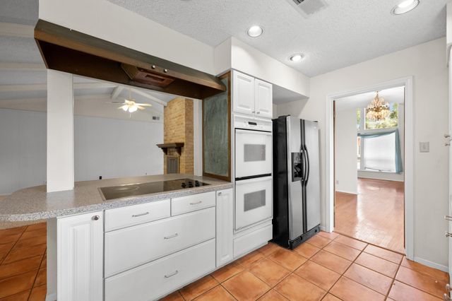 2507 Comburg Castle WAY, Austin, TX 78748