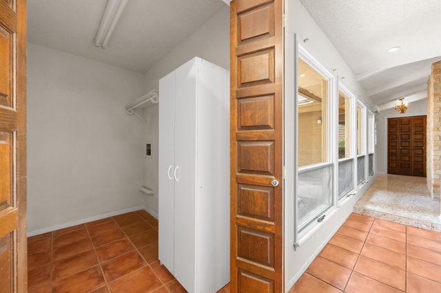 2507 Comburg Castle WAY, Austin, TX 78748
