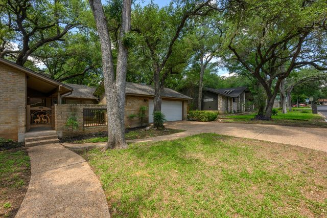 2507 Comburg Castle WAY, Austin, TX 78748