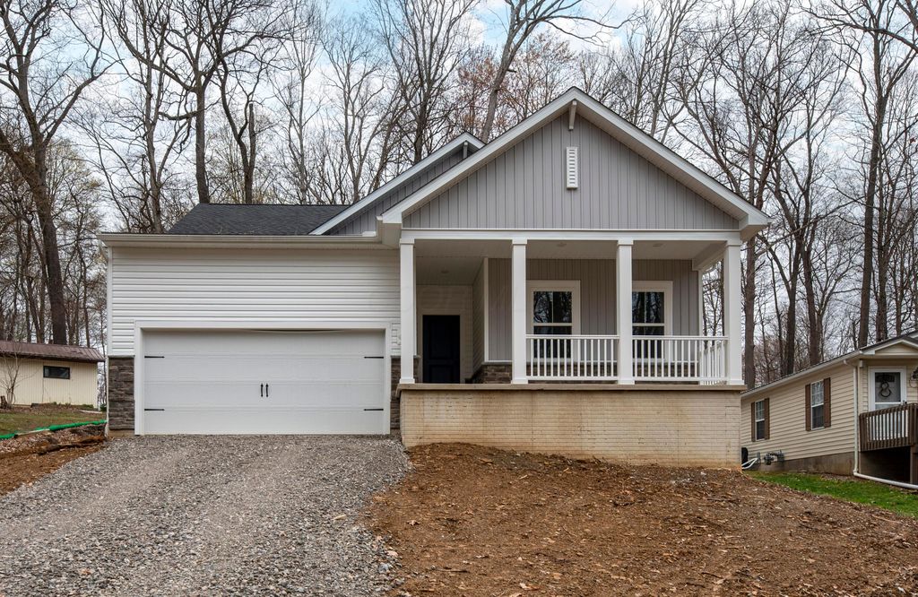232 Northern Spy Drive, Howard, OH 43028