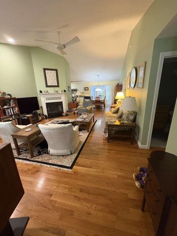 4 Ivy Lane, Nashua, NH 03063