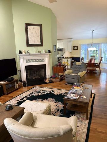 4 Ivy Lane, Nashua, NH 03063