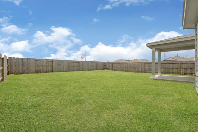 5510 Blackbird Lane, Hitchcock, TX 77563