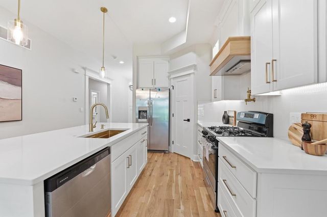 12706 10th Street, Grandview, MO 64030