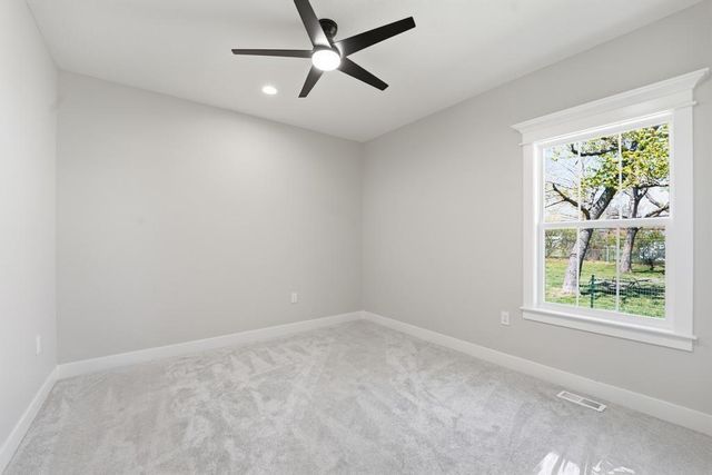 12706 10th Street, Grandview, MO 64030