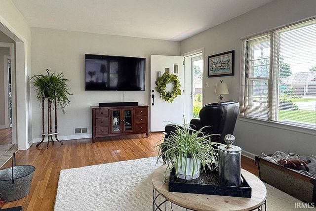 2522 Greenleaf Boulevard, Elkhart, IN 46514