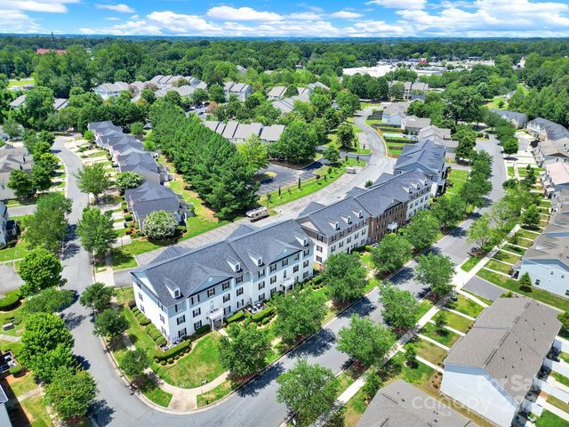 1182 Plaza Walk Drive, Charlotte, NC 28215