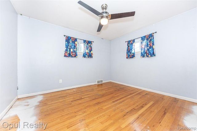 8234 Perrin Avenue, Westland, MI 48185