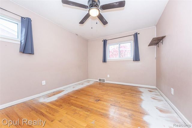 8234 Perrin Avenue, Westland, MI 48185