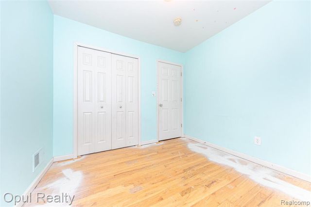 8234 Perrin Avenue, Westland, MI 48185