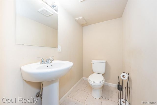 8234 Perrin Avenue, Westland, MI 48185