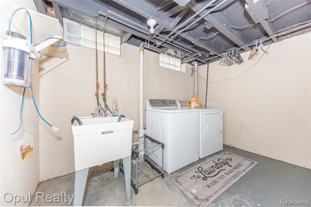 8234 Perrin Avenue, Westland, MI 48185