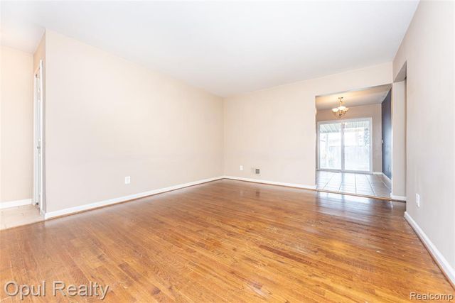 8234 Perrin Avenue, Westland, MI 48185