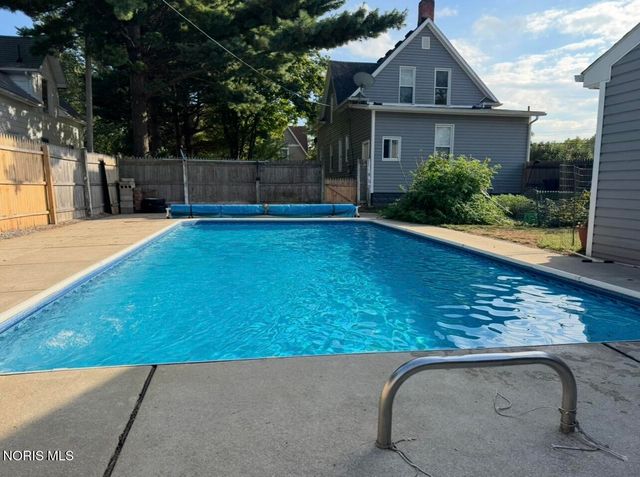 208 Cass Street, Swanton, OH 43558