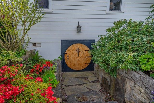 4698 Wallace Road NW, Salem, OR 97304