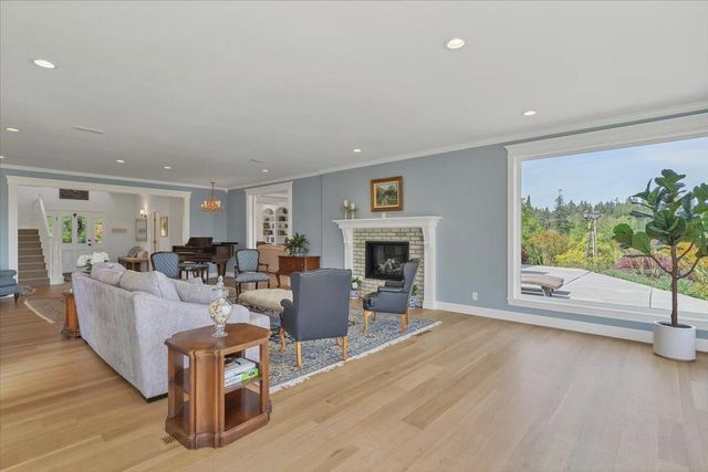 4698 Wallace Road NW, Salem, OR 97304