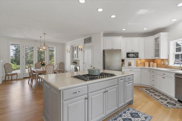 4698 Wallace Road NW, Salem, OR 97304