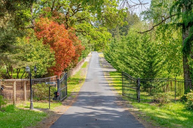 4698 Wallace Road NW, Salem, OR 97304