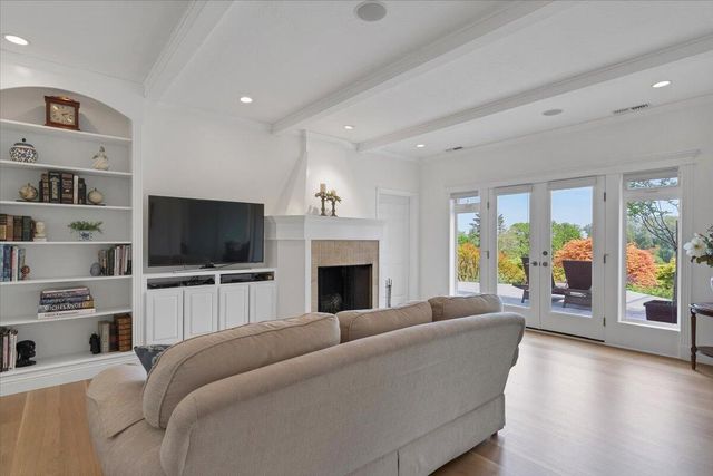 4698 Wallace Road NW, Salem, OR 97304