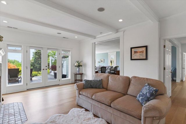 4698 Wallace Road NW, Salem, OR 97304