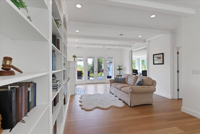 4698 Wallace Road NW, Salem, OR 97304