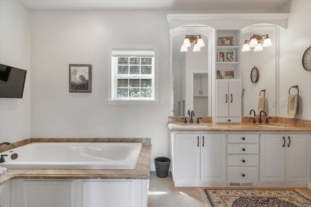 4698 Wallace Road NW, Salem, OR 97304