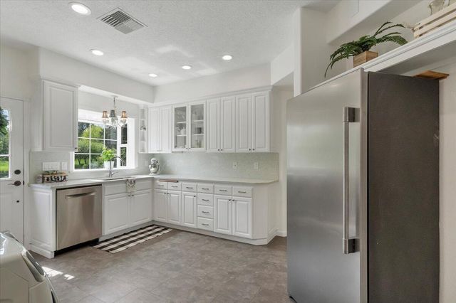 4698 Wallace Road NW, Salem, OR 97304